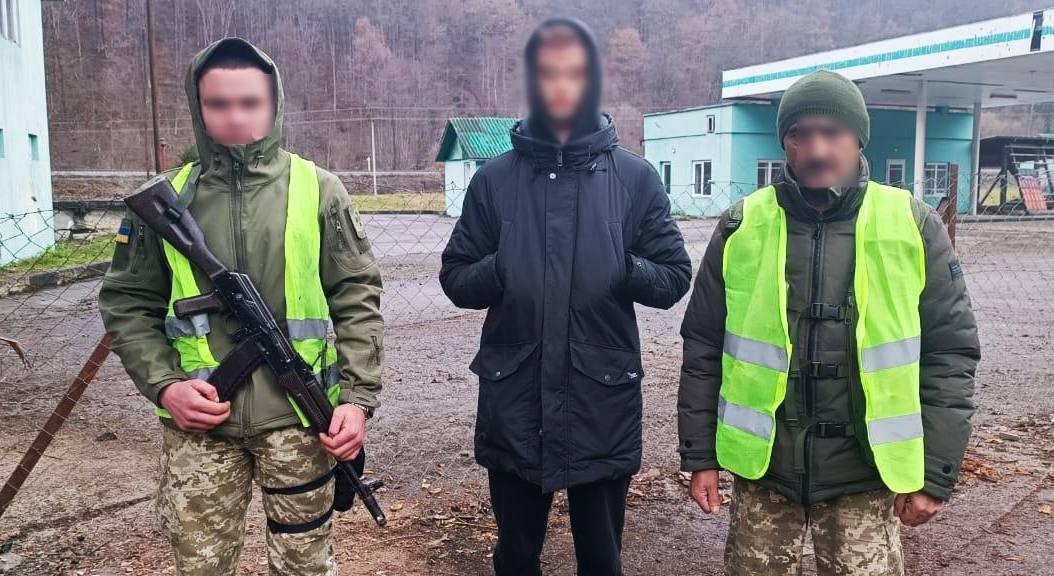 Прикордонники затримали 19-річного харків'янина / фото ДПСУ Прикордонники затримали 19-річного харків'янина / фото ДПСУ