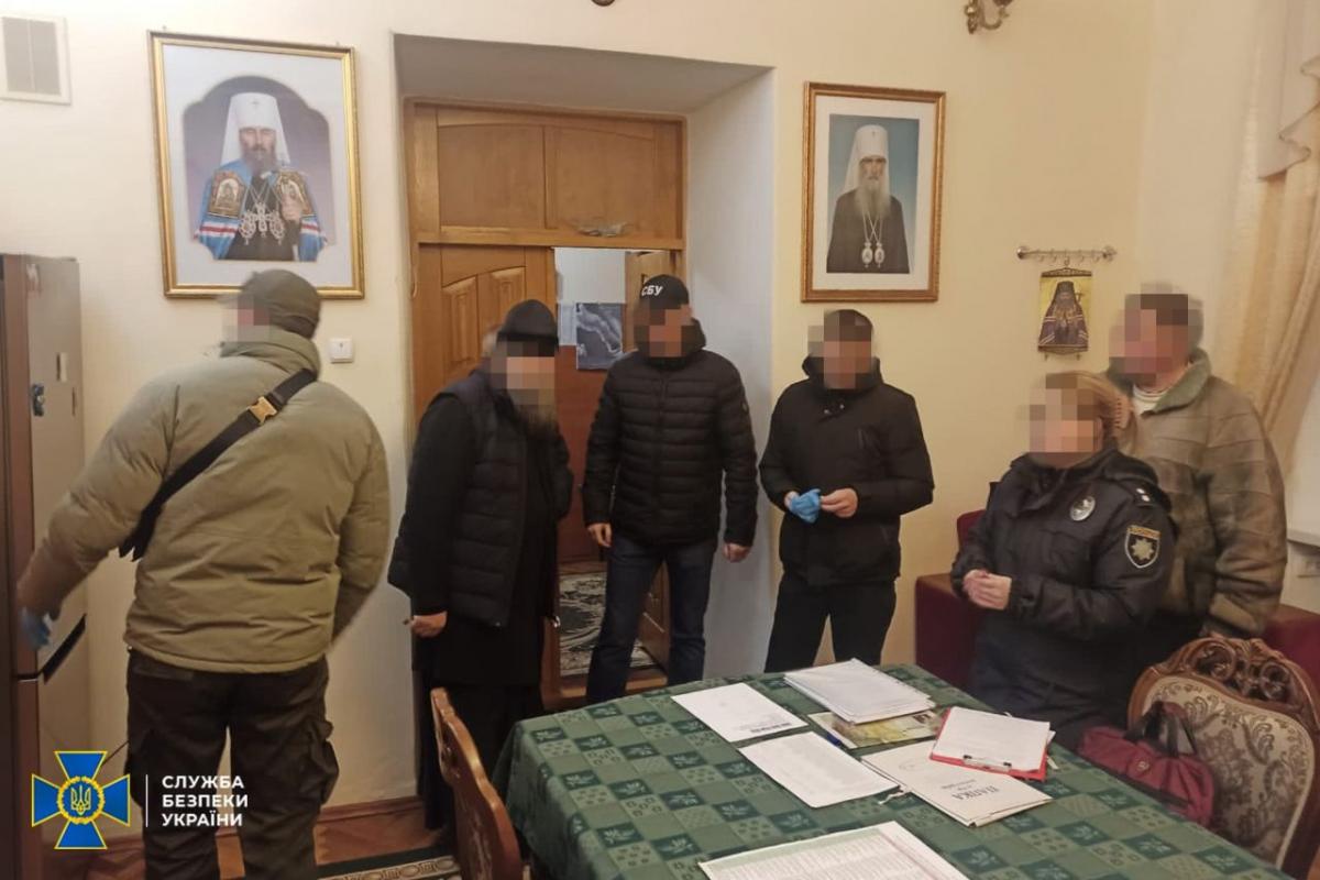 СБУ провела обыски в УПЦ / фото СБУ СБУ провела обыски в УПЦ / фото СБУ