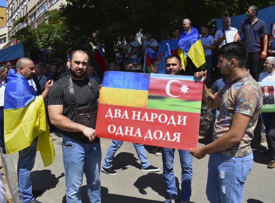 Експерт пояснив, чому не можна порівнювати російську війну в Україні та конфлікт у Карабаху Експерт пояснив, чому не можна порівнювати російську війну в Україні та конфлікт у Карабаху