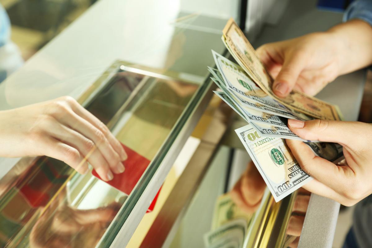Эксперт считает, что НБУ сгладит колебания котировок на межбанке / фото ua.depositphotos.com Эксперт считает, что НБУ сгладит колебания котировок на межбанке / фото ua.depositphotos.com