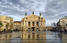 Осінній Львів: як місто зустрічає туристів (фоторепортаж)