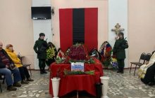 Ліквідованого окупанта поховали під прапором за мотивами "Правого сектора" (фото)