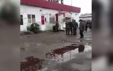 В РФ пьяные мобики устроили массовую драку (видео)