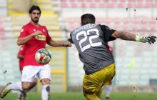 Це фантастика: у чемпіонаті Італії голкіпер забив гол ударом від своїх воріт (відео)