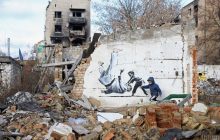 Відомий художник Бенксі зізнався, що намалював сім графіті в Україні (фото)