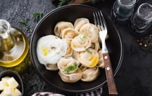 Не слипнутся и не развалятся: как правильно и вкусно сварить пельмени
