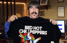 60-летнего солиста Red Hot Chili Peppers "поймали" с 25-летней украинкой