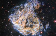 Телескоп Hubble сделал невероятный снимок "нитей" погибшей звезды (фото)