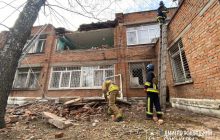 Окупанти обстріляли Білопілля на Сумщині: загинув підліток, зруйнована лікарня (фото)