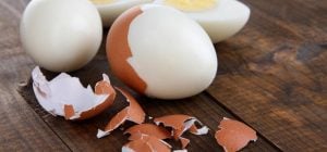 Повара назвали самый простой метод чистки яиц: скорлупа отвалится сама