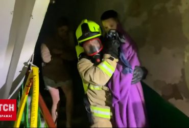 У Рівному вогнеборці винесли з пожежі маленького хлопчика