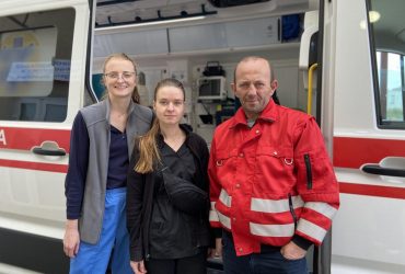 Медики здійснили останню мрію важкохворою українки, подолавши 1300 кілометрів