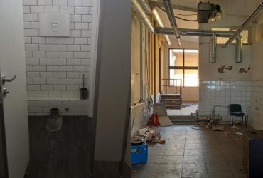 Россияне обнесли ресторан в Херсоне - даже унитазы демонтировали (фото)