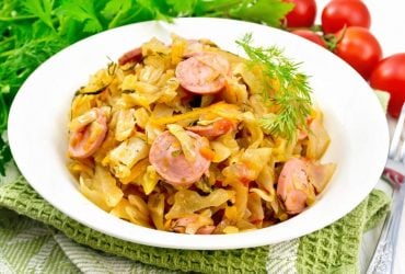 Розкрито головний секрет смачної тушкованої капусти: потрібно додати чарівний інгредієнт