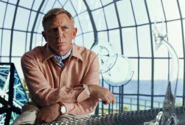 Ножі наголо 2 та байопік про Вітні Х'юстон: що подивитися на вихідних