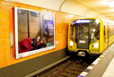 У Берліні виставили знімки, на яких відображено життя українців у метро на початку війни