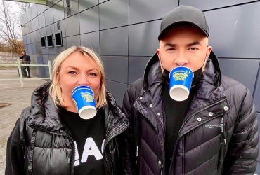 Вєрка Сердючка поцілувалася зі своєю мамою (фото)