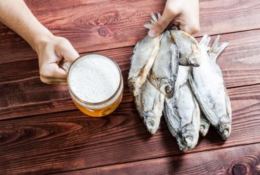 Без мух и запаха: проверенный способ, как сушить рыбу в квартире зимой