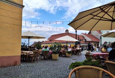 В Румунії чайові включатимуть до чеків в ресторанах