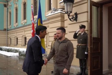 Британський прем'єр приїхав у Київ та зустрівся із Зеленським (відео)