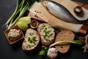 Настоящий одесский форшмак из селедки: 2 шикарных рецепта