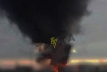 Окупанти обстріляли Херсон: спалахнула пожежа (відео)