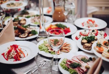 Яка їжа підвищує кров'яний тиск: експерти назвали 9 небезпечних продуктів