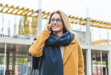 Какие шарфы в тренде 2022 и как нельзя их носить (фото)