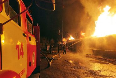 В Макеевке Донецкой области внезапно вспыхнула нефтебаза оккупантов (фото)