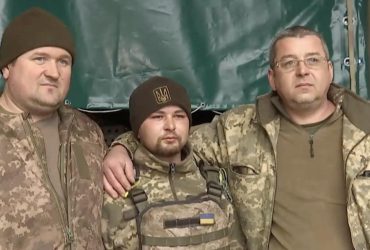 Троє українців проміняли сімейний бізнес на війну – ремонтують трофейну техніку (відео)