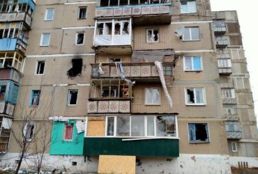 Росіяни обстріляли Часів Яр і Торецьк на Донеччині: влучили в багатоповерхівку (фото)
