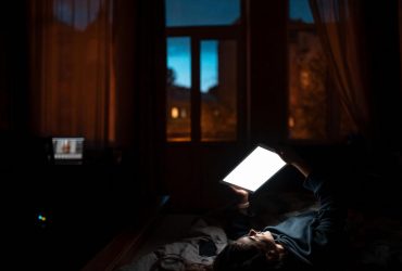 Наперекір темряві: як українці знаходять можливість жити та працювати в умовах постійних відключень світла