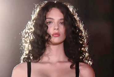 18-летняя дочь Беллуччи поразила невероятной красотой (фото)