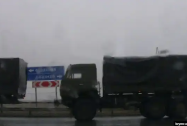 Оккупанты активно перебрасывают военную технику из Крыма в Россию (фото)