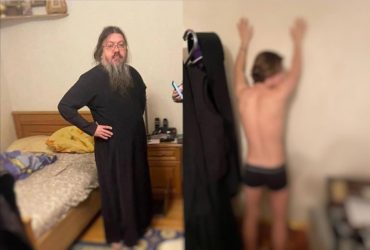 УПЦ МП, похоже, ввела новый священный обряд: он доступен не для всех