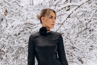 Леся Нікітюк знялася в шкіряній сукні за 4,5 тисячі гривень (фото)