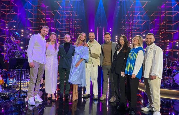 "Это шоу очень актуально сейчас, ведь рассказывает о песнях, помогающих нам держаться": Владимир Завадюк о проекте "Пісня мого життя"