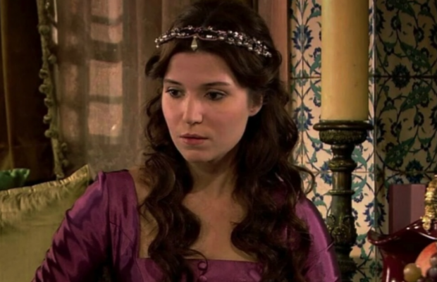 Очам не віриться: в мережі показали, який вигляд в реальному житті має Хатідже з "Величного століття"