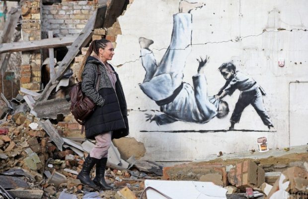 Работа в Украине раскрыла личность Бэнкси, но это не изменит его стиль, – The Independent