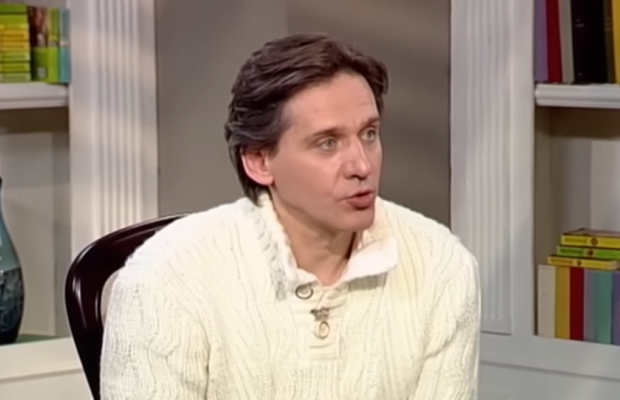 Актор-путініст Юрій Батурин звернувся до батьків в Україні і розплакався