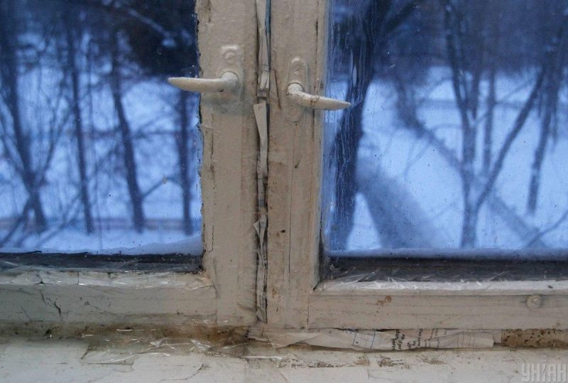 Чем утеплить окна в доме и на даче: 5 экономных вариантов