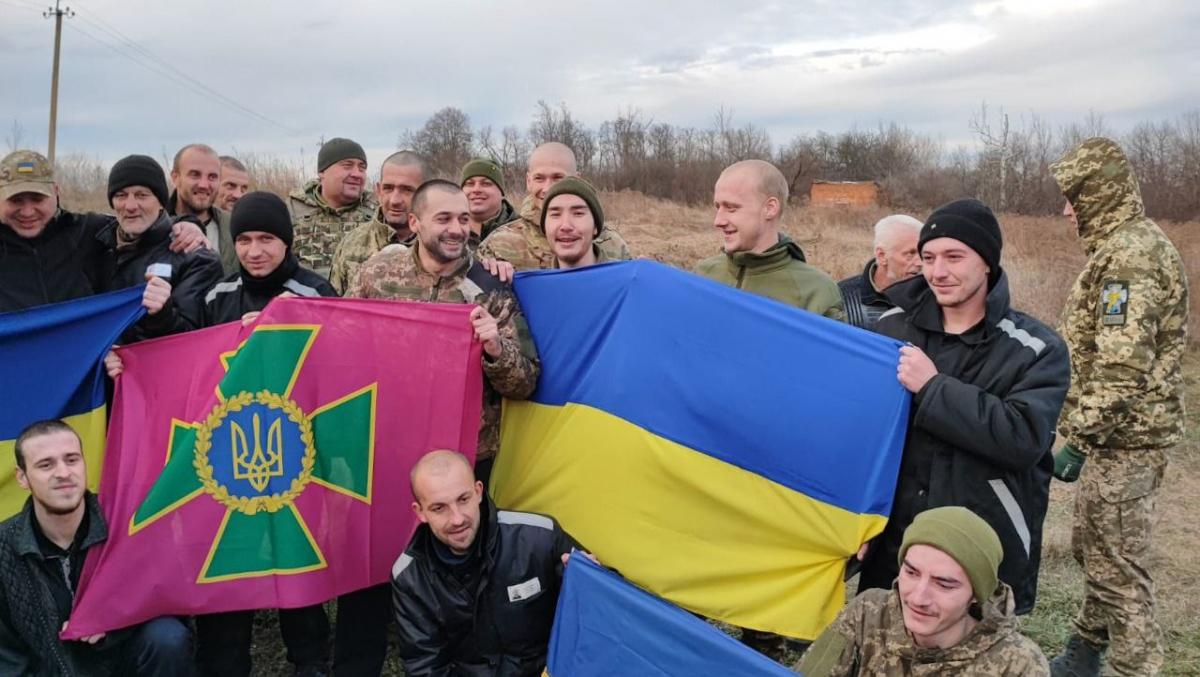 1 грудня з російського полону було звільнено 50 захисників України / фото ГУР 1 грудня з російського полону було звільнено 50 захисників України / фото ГУР