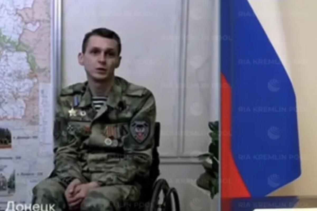 Боевик не сдержал слез перед Путиным / Скриншот