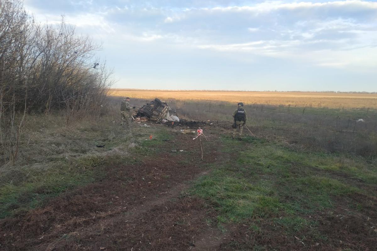 Унаслідок підриву авто в Харківській області загинули чоловіки / фото facebook.com/police.kharkov Унаслідок підриву авто в Харківській області загинули чоловіки / фото facebook.com/police.kharkov