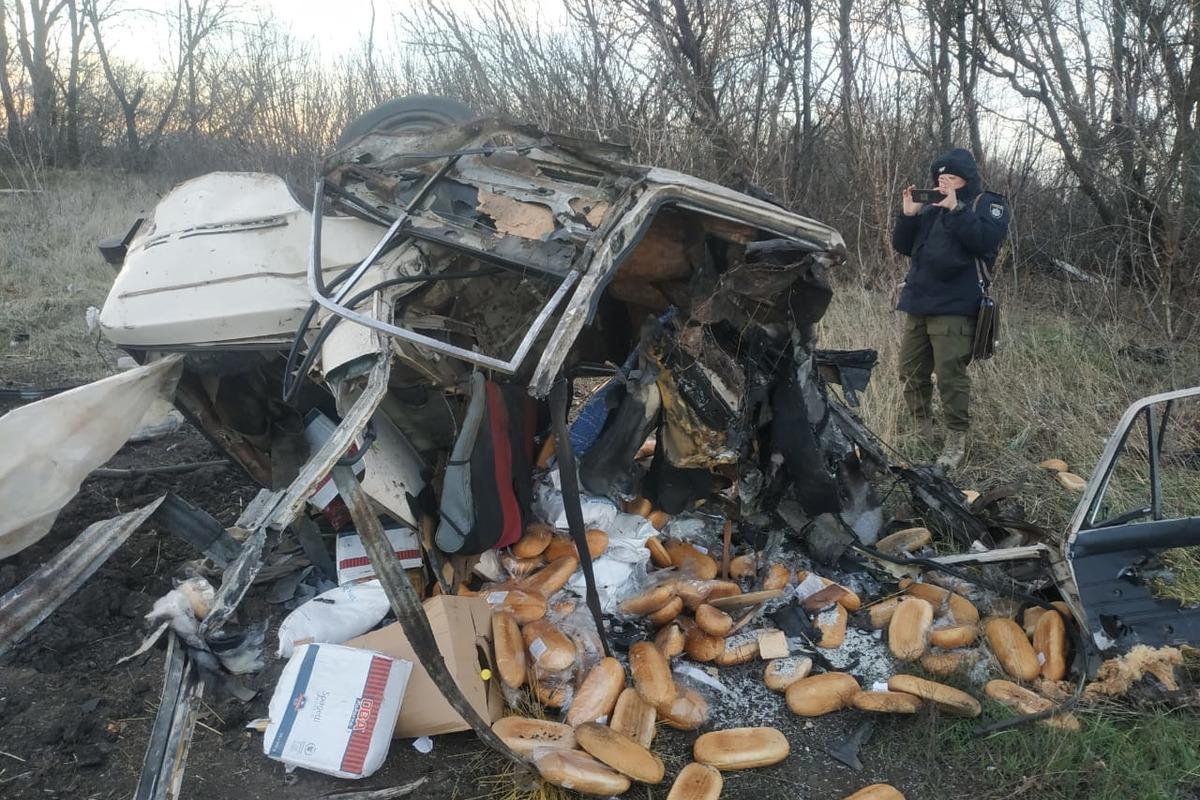 В результате подрыва машины в Харьковской области погибли мужчины / фото facebook.com/police.kharkov