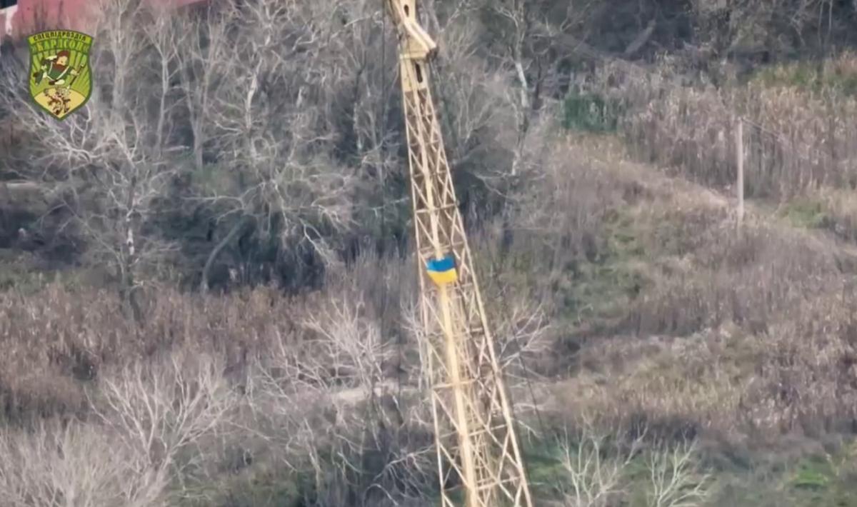 This flag was raised by the fighters of the special unit 