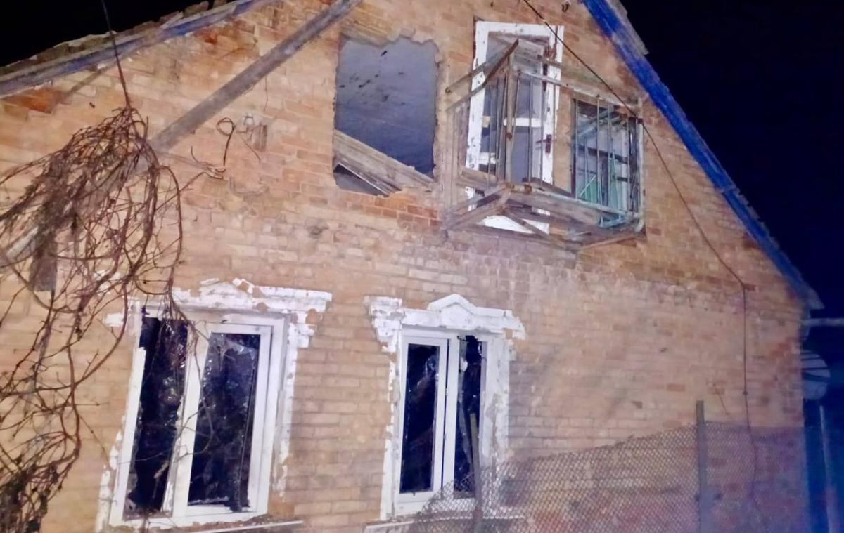 Вночі росіяни вдарили по Нікополю / фото Дніпропетровська ОДА Вночі росіяни вдарили по Нікополю / фото Дніпропетровська ОДА