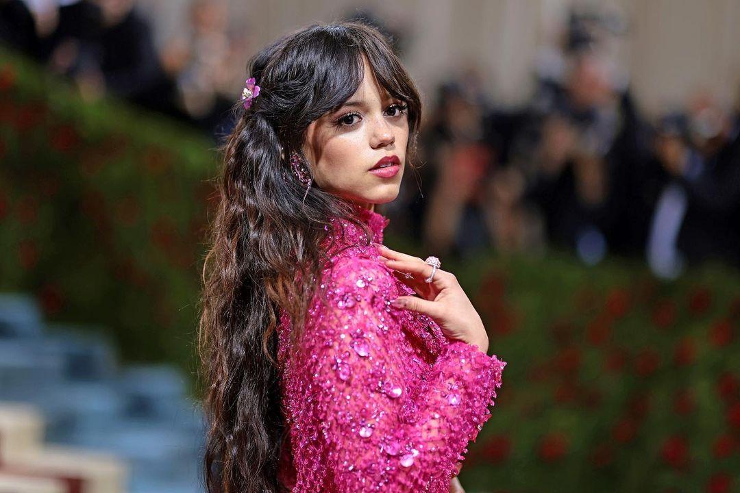 Дженна Ортега з'явилася на Met Gala 2023 / instagram.com/jennaortega Дженна Ортега з'явилася на Met Gala 2023 / instagram.com/jennaortega