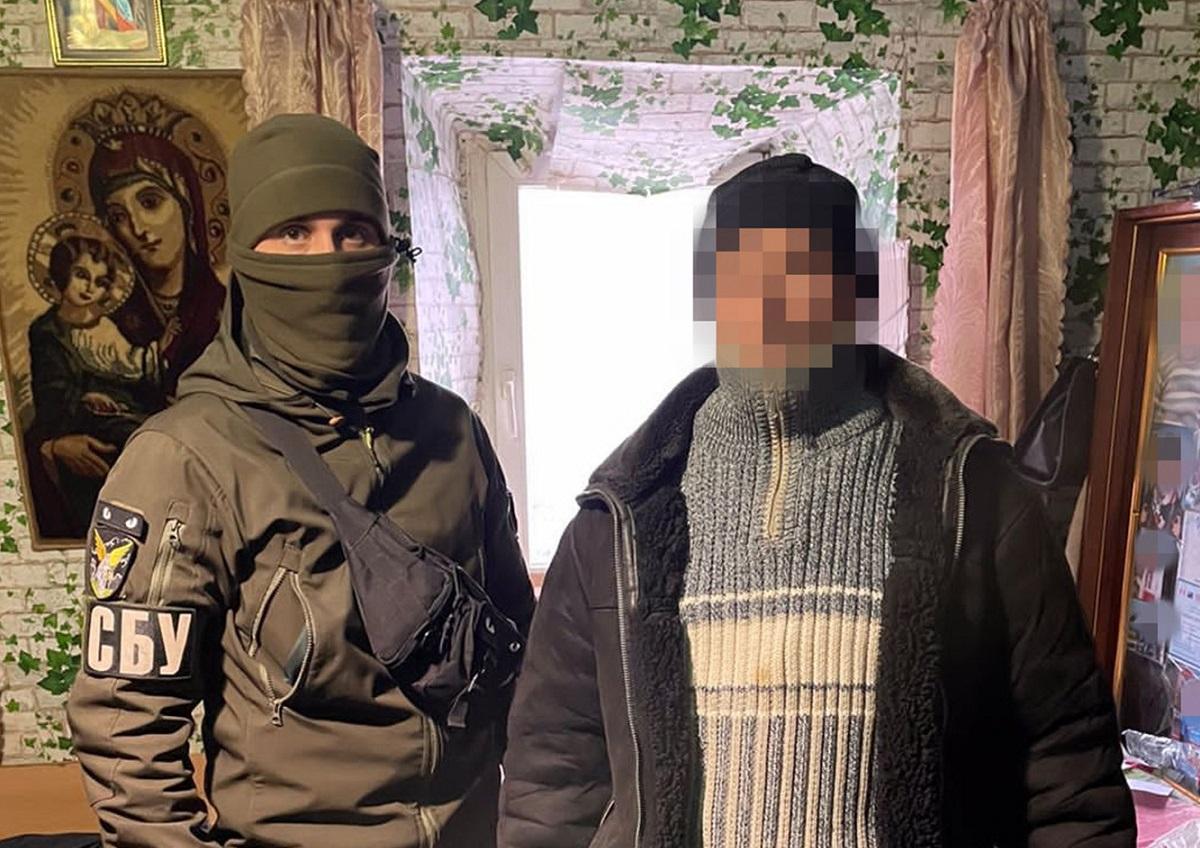 Затримані виконували вказівки Москви щодо підготовки і проведення "референдуму" / фото ssu.gov.ua Затримані виконували вказівки Москви щодо підготовки і проведення "референдуму" / фото ssu.gov.ua
