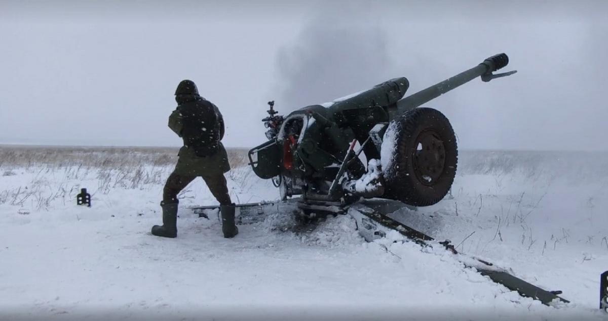 Росіяни продовжують тиснути на Бахмут / скріншот Росіяни продовжують тиснути на Бахмут / скріншот